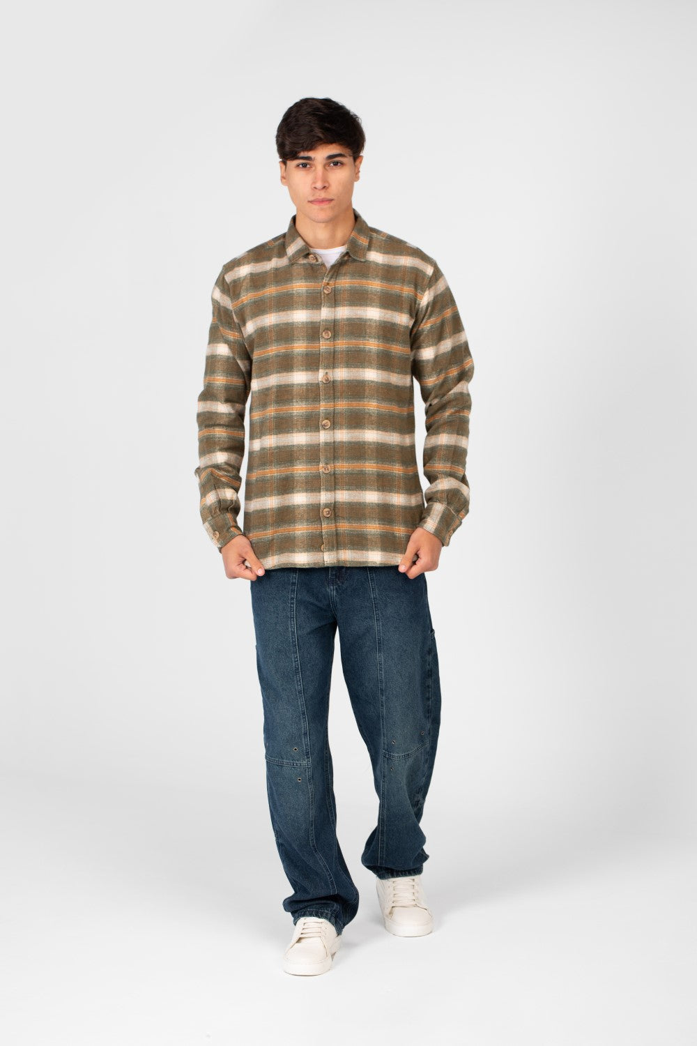 Men's Checked Shirt With Button Front And Long Sleeves