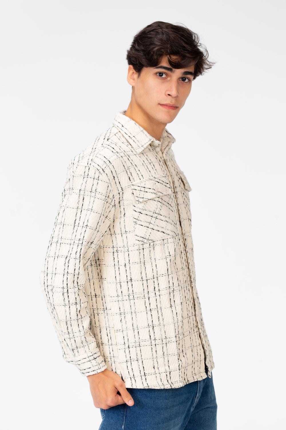 قميص رجالي منقوش بجيوب أمامية وأكمام طويلة