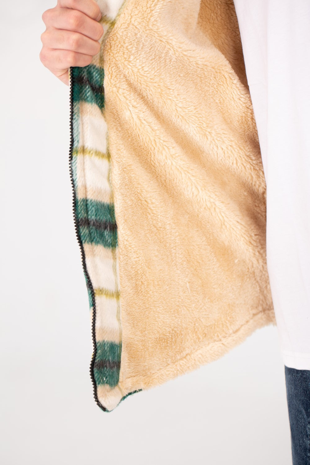 Men's Padded Fur Hood Shirt With A Full Zipper Closure