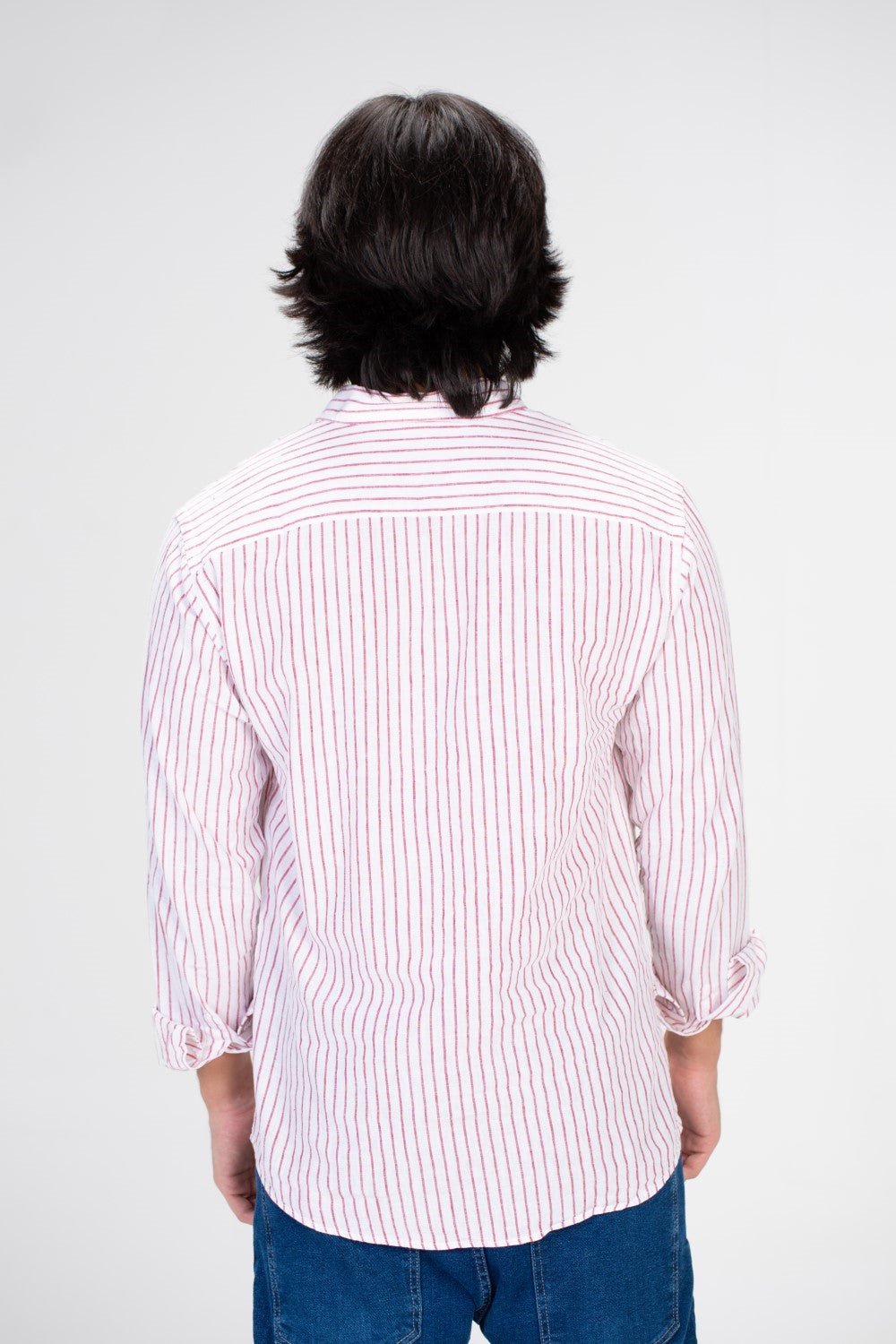 قميص رجالي سليم فيت بأكمام طويلة مصنوع من مادة الكتان المريحة