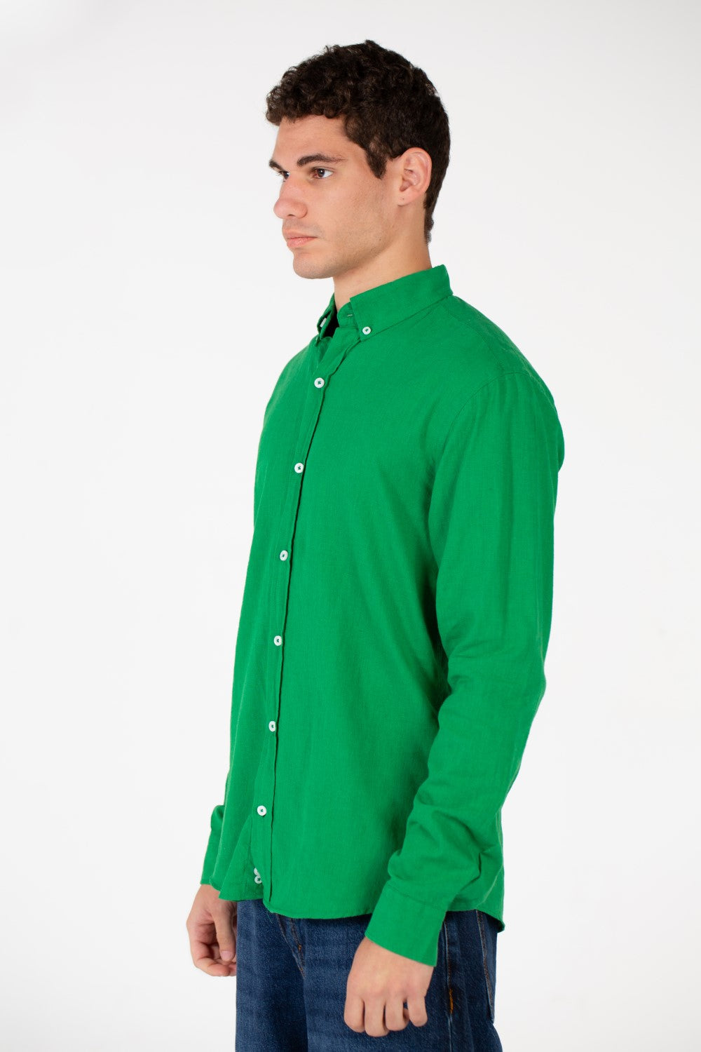 قميص كتان رجالي أساسي بقصّة Slim Fit وأكمام طويلة