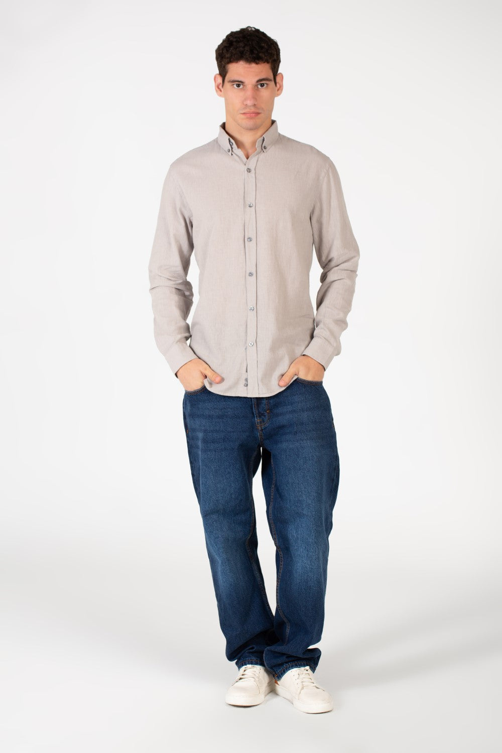 قميص كتان رجالي أساسي بقصّة Slim Fit وأكمام طويلة