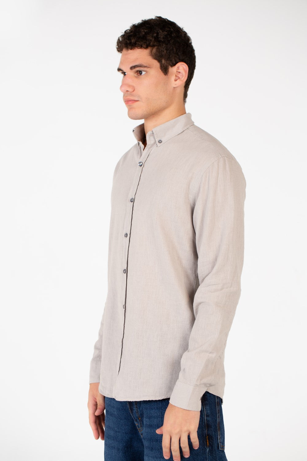 قميص كتان رجالي أساسي بقصّة Slim Fit وأكمام طويلة