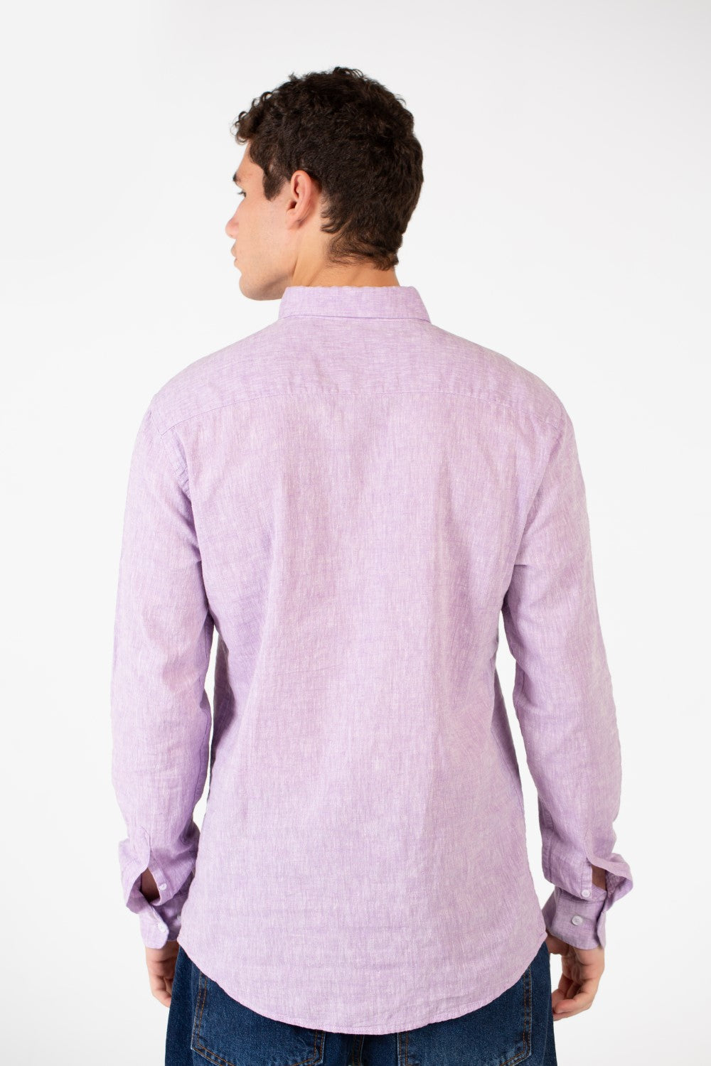 قميص كتان رجالي أساسي بقصّة Slim Fit وأكمام طويلة