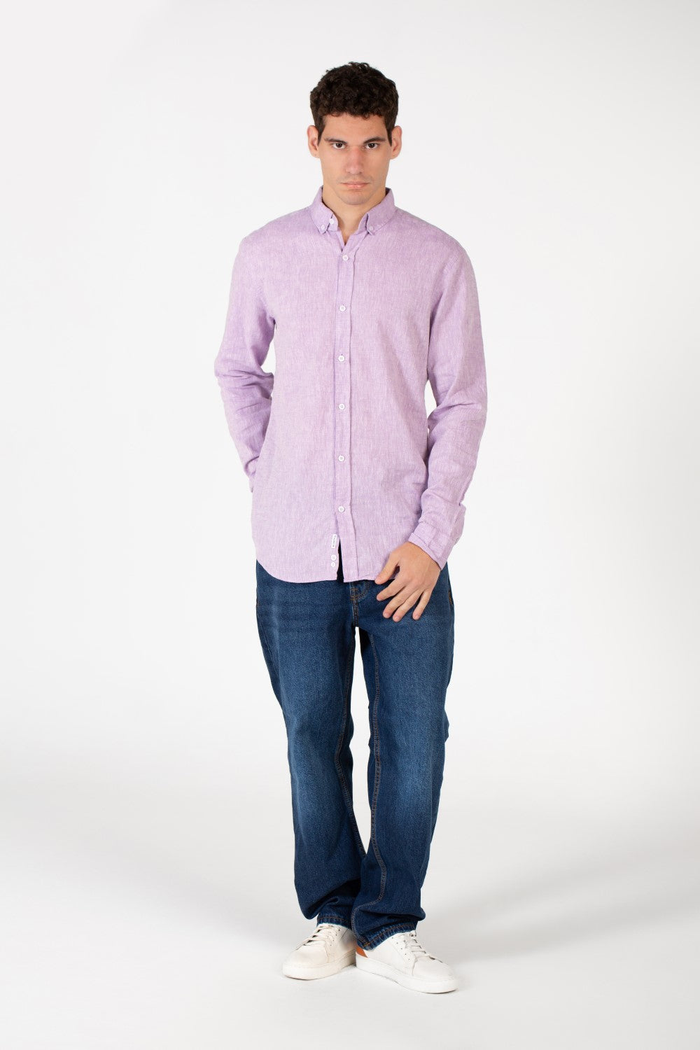 قميص كتان رجالي أساسي بقصّة Slim Fit وأكمام طويلة