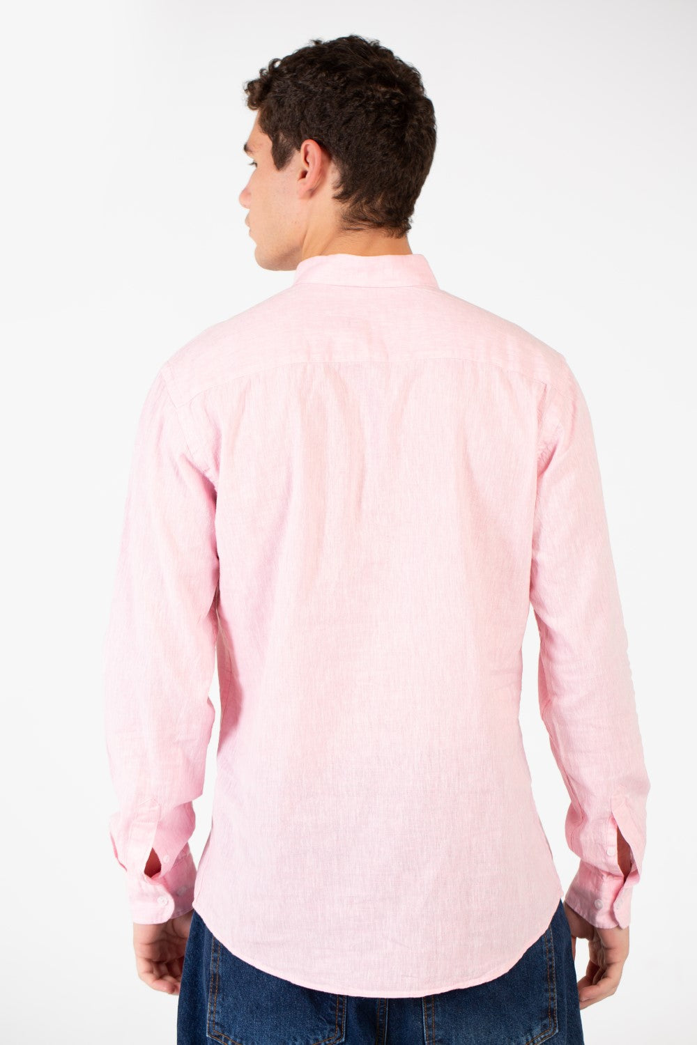 قميص كتان رجالي أساسي بقصّة Slim Fit وأكمام طويلة