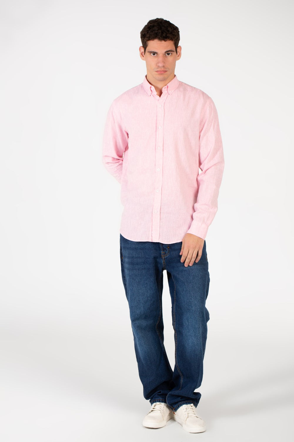 قميص كتان رجالي أساسي بقصّة Slim Fit وأكمام طويلة