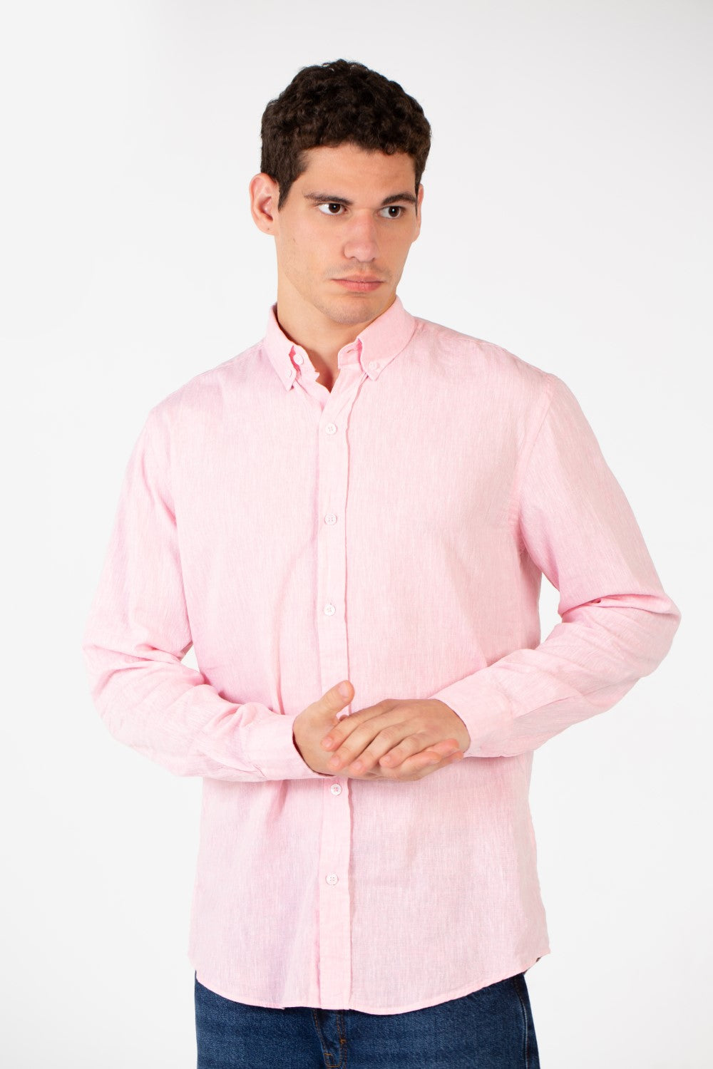 قميص كتان رجالي أساسي بقصّة Slim Fit وأكمام طويلة