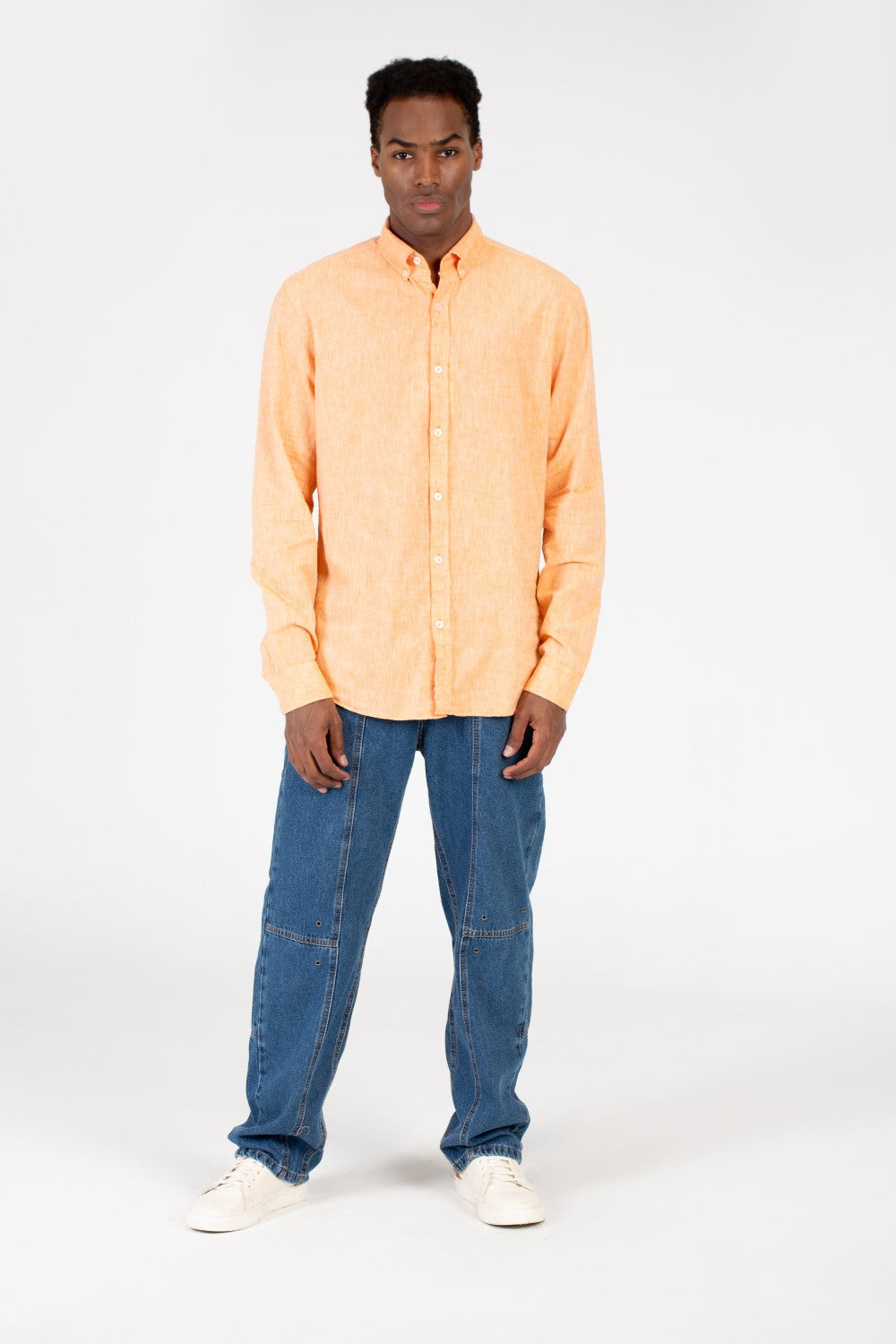 قميص كتان رجالي أساسي بقصّة Slim Fit وأكمام طويلة