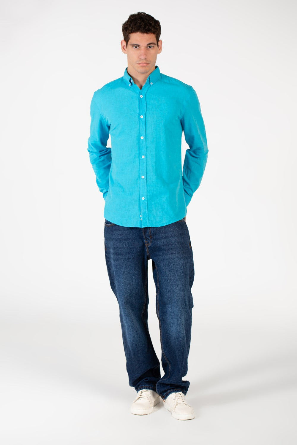 قميص كتان رجالي أساسي بقصّة Slim Fit وأكمام طويلة