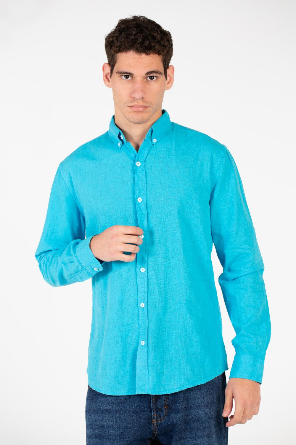 قميص كتان رجالي أساسي بقصّة Slim Fit وأكمام طويلة