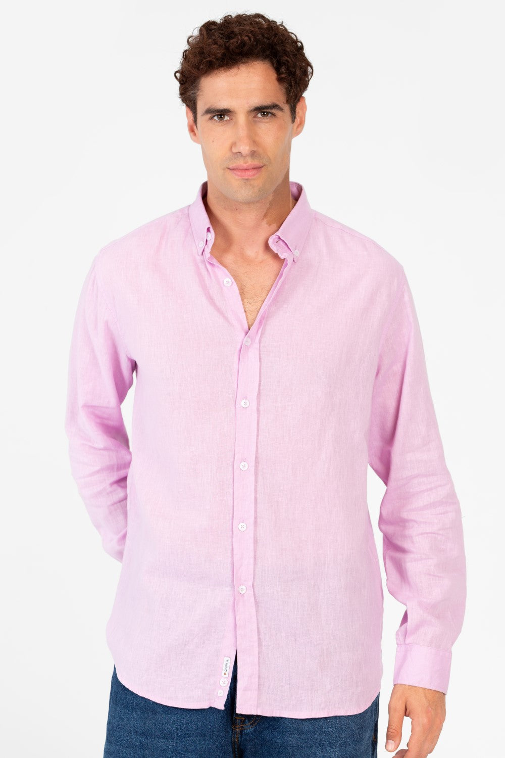 قميص رجالي أساسي من الكتان بقصّة عادية