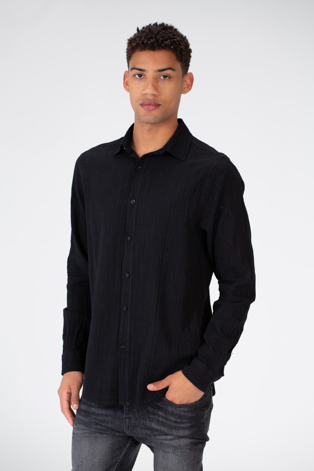 Men's Basic Slim Fit Shirt With Long Sleeves In Linen Material