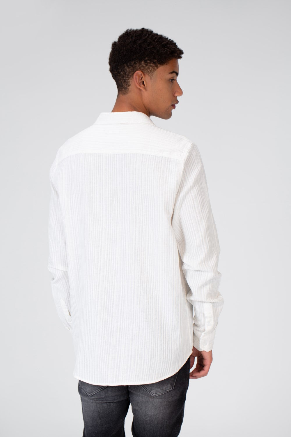 Men's Basic Slim Fit Shirt With Long Sleeves In Linen Material