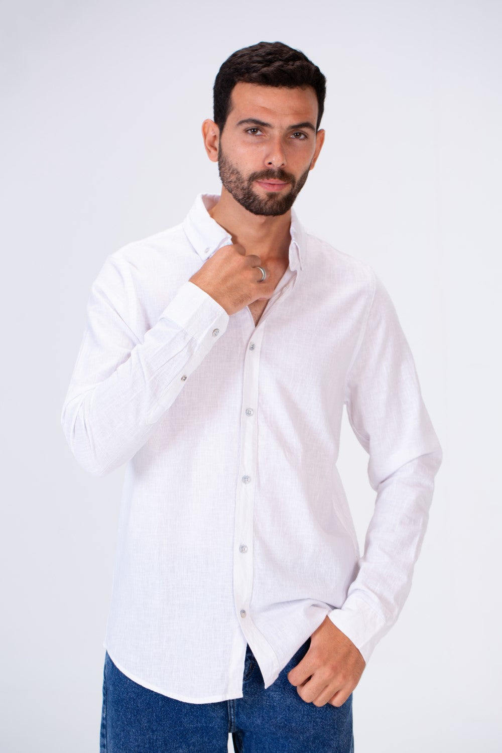 Men's Basic Slim Fit Long Sleeved Shirt In Comfortable Linen Material