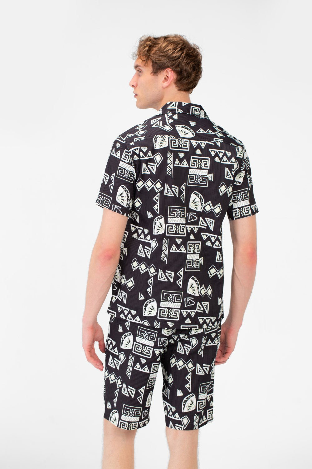 طقم ملابس رجالي مطبوع، قميص نصف كم وشورت من البوليستر