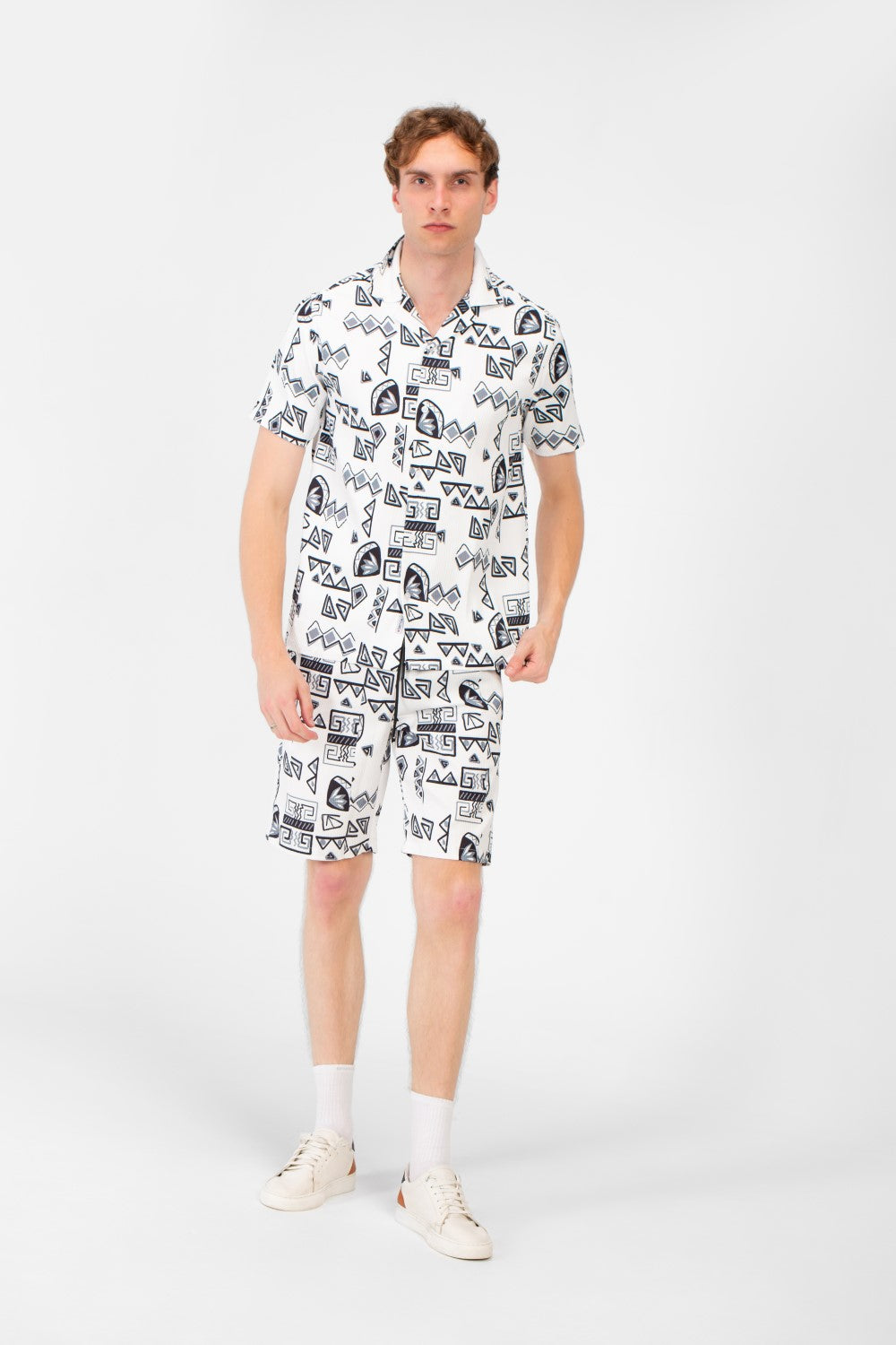 طقم ملابس رجالي مطبوع، قميص نصف كم وشورت من البوليستر