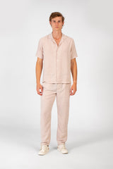 طقم رجالي عصري بتصميم عصري من الكتان بقصة ضيقة وقميص وبنطلون بأكمام نصفية