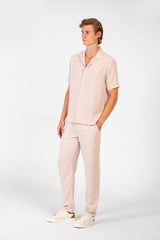 طقم رجالي عصري بتصميم عصري من الكتان بقصة ضيقة وقميص وبنطلون بأكمام نصفية