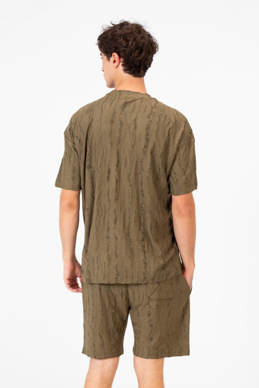 طقم ملابس رجالي مصنوع من قماش عالي الجودة قابل للتنفس يتكون من تي شيرت وشورت