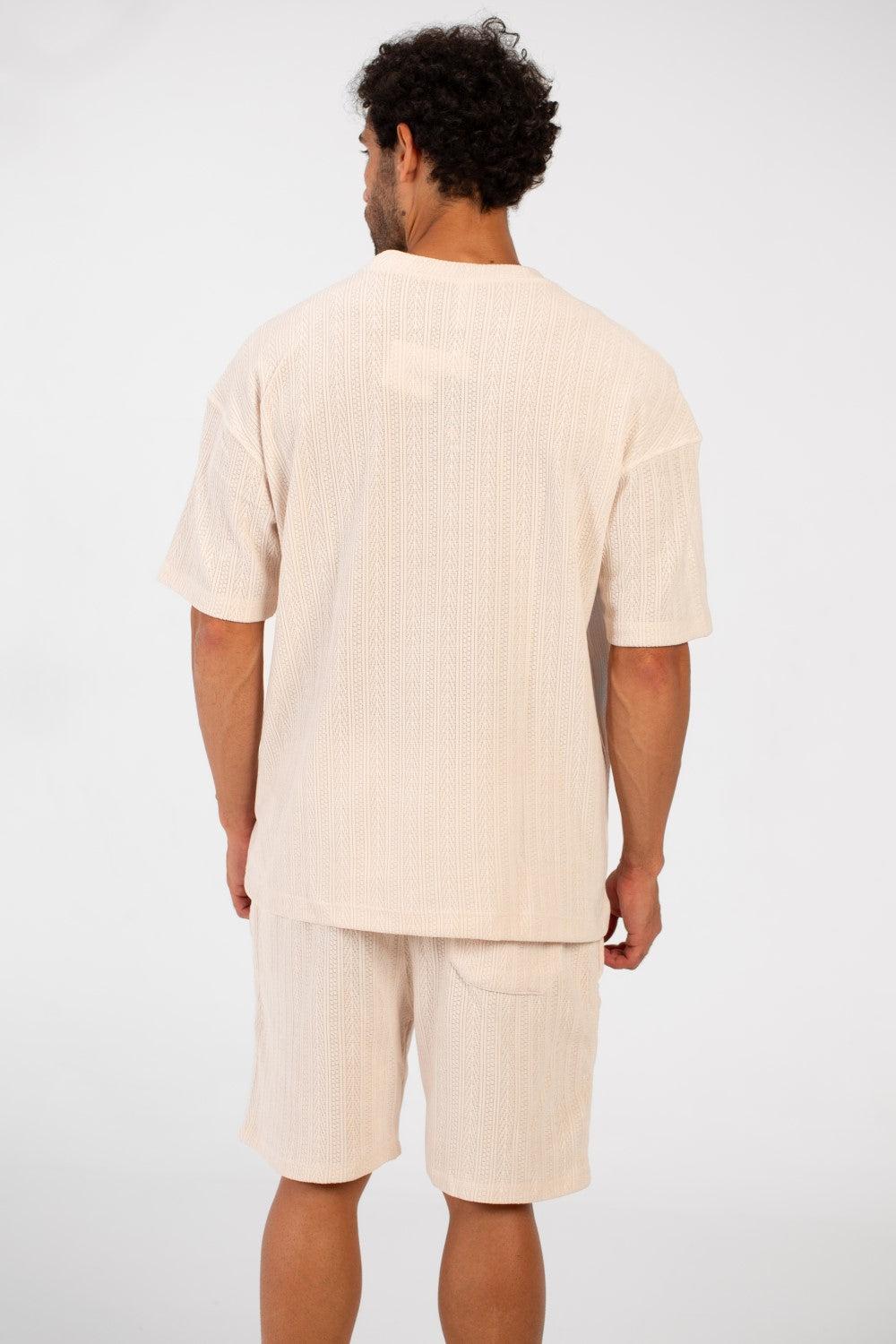 طقم ملابس صيفي مريح للرجال يتكون من تي شيرت بأكمام نصف دائرية ورقبة دائرية وشورت