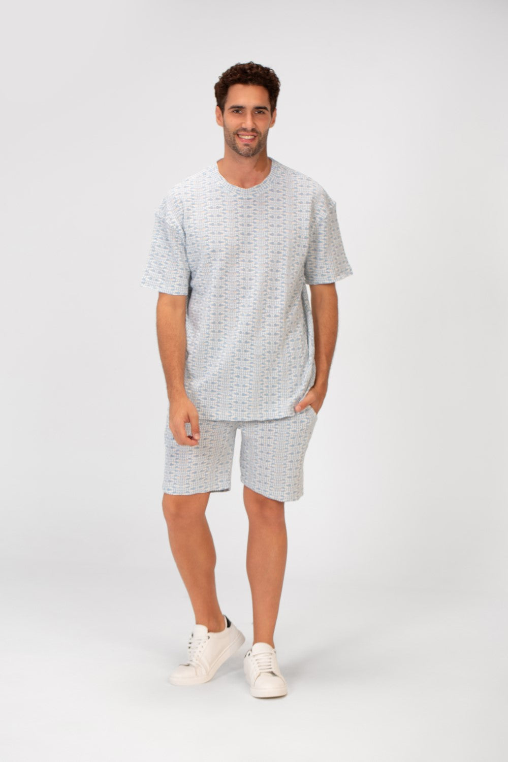 تي شيرت رجالي صيفي عصري بقصّة عادية مع شورت وقميص نصف كم