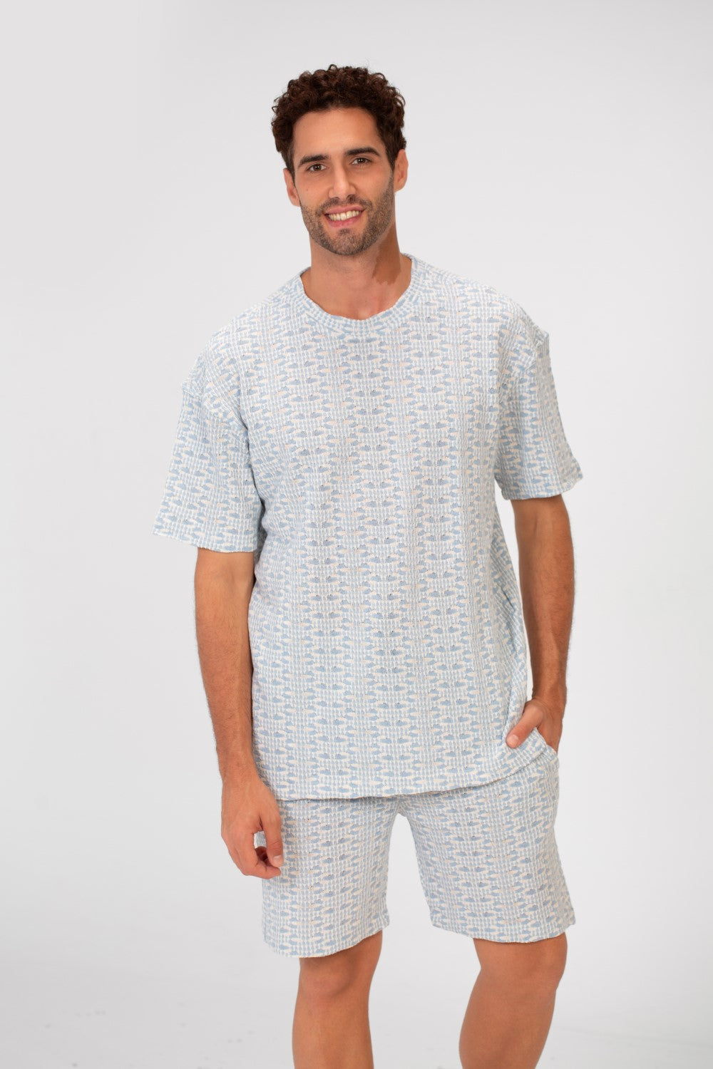 تي شيرت رجالي صيفي عصري بقصّة عادية مع شورت وقميص نصف كم