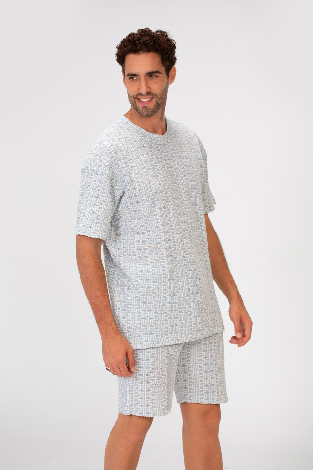 تي شيرت رجالي صيفي عصري بقصّة عادية مع شورت وقميص نصف كم