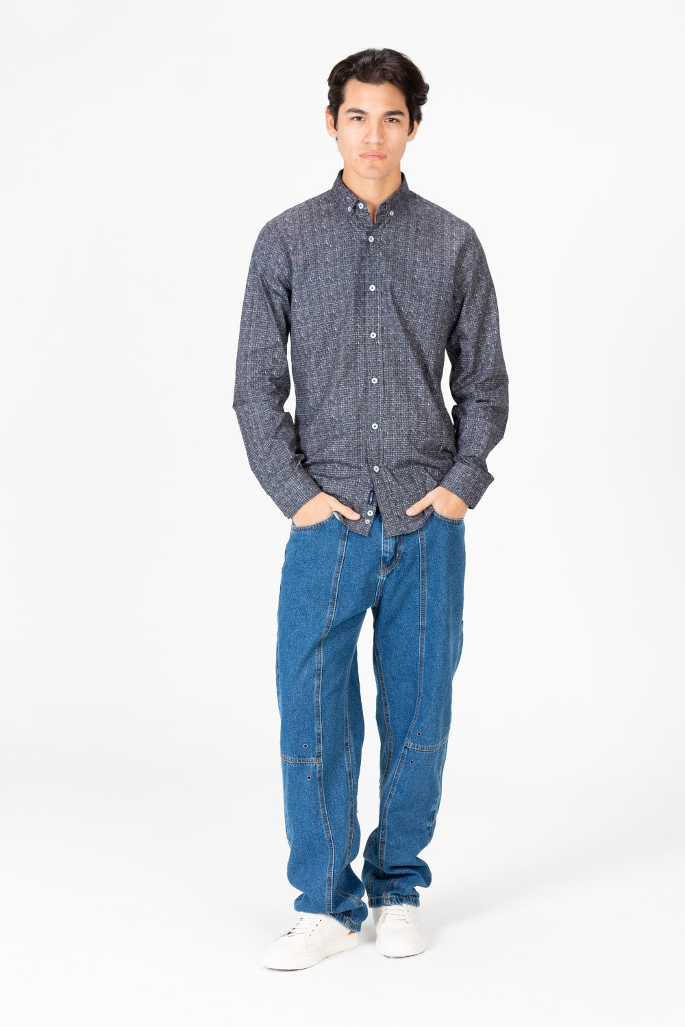 قميص رجالي بقصّة Slim Fit وطبعة بوبلين كاملة وأكمام طويلة