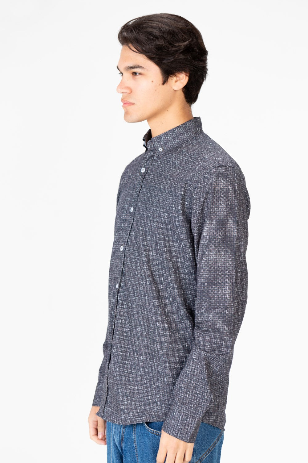 قميص رجالي بقصّة Slim Fit وطبعة بوبلين كاملة وأكمام طويلة