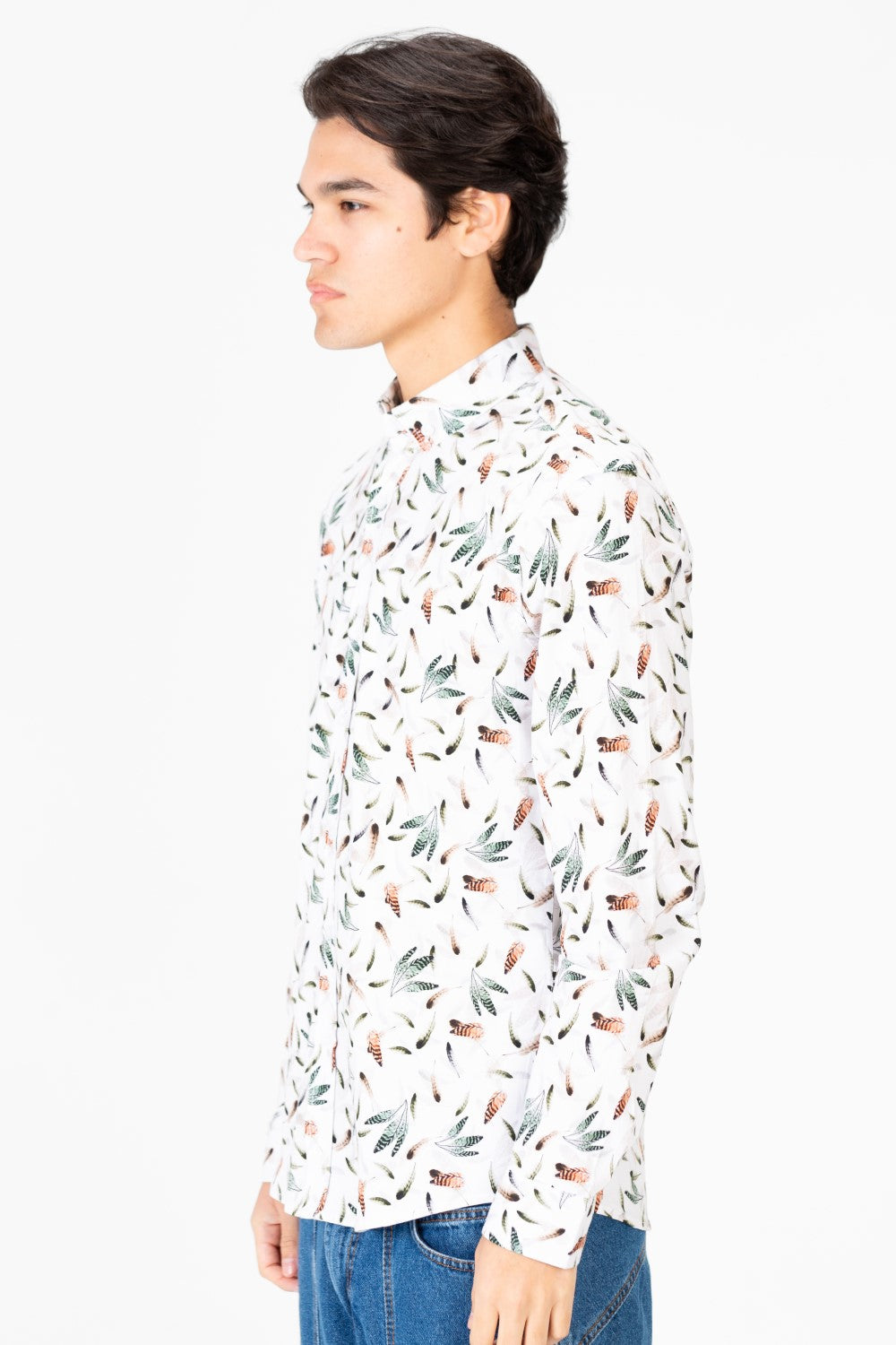 قميص رجالي أبيض مطبوع بأكمام طويلة من قماش البوبلين بقصّة Slim Fit