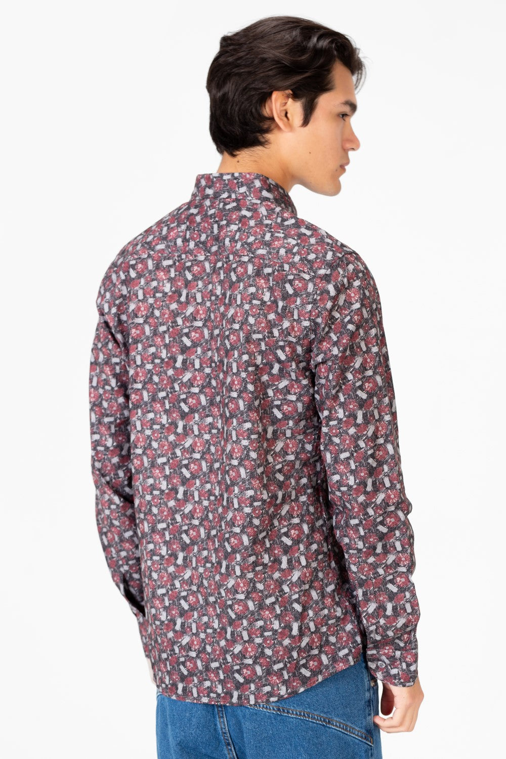 قميص رجالي من قماش البوبلين بقصّة Slim Fit بأكمام طويلة