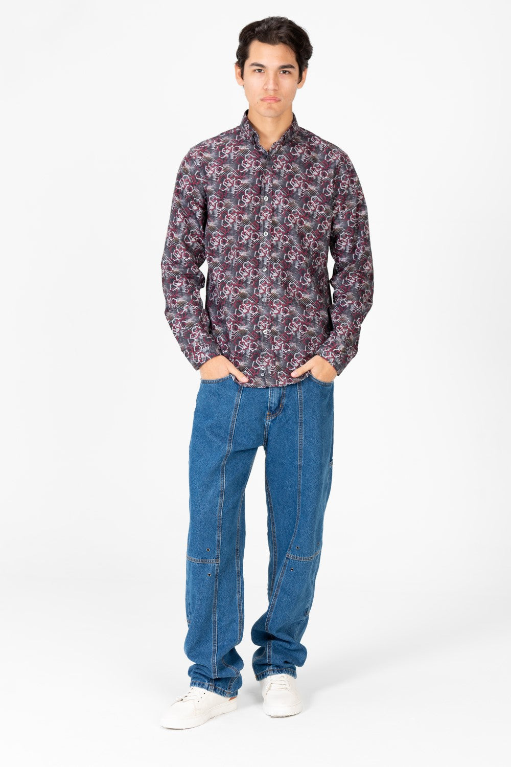 قميص رجالي بقصّة Slim Fit وطبعة كاملة وأكمام طويلة