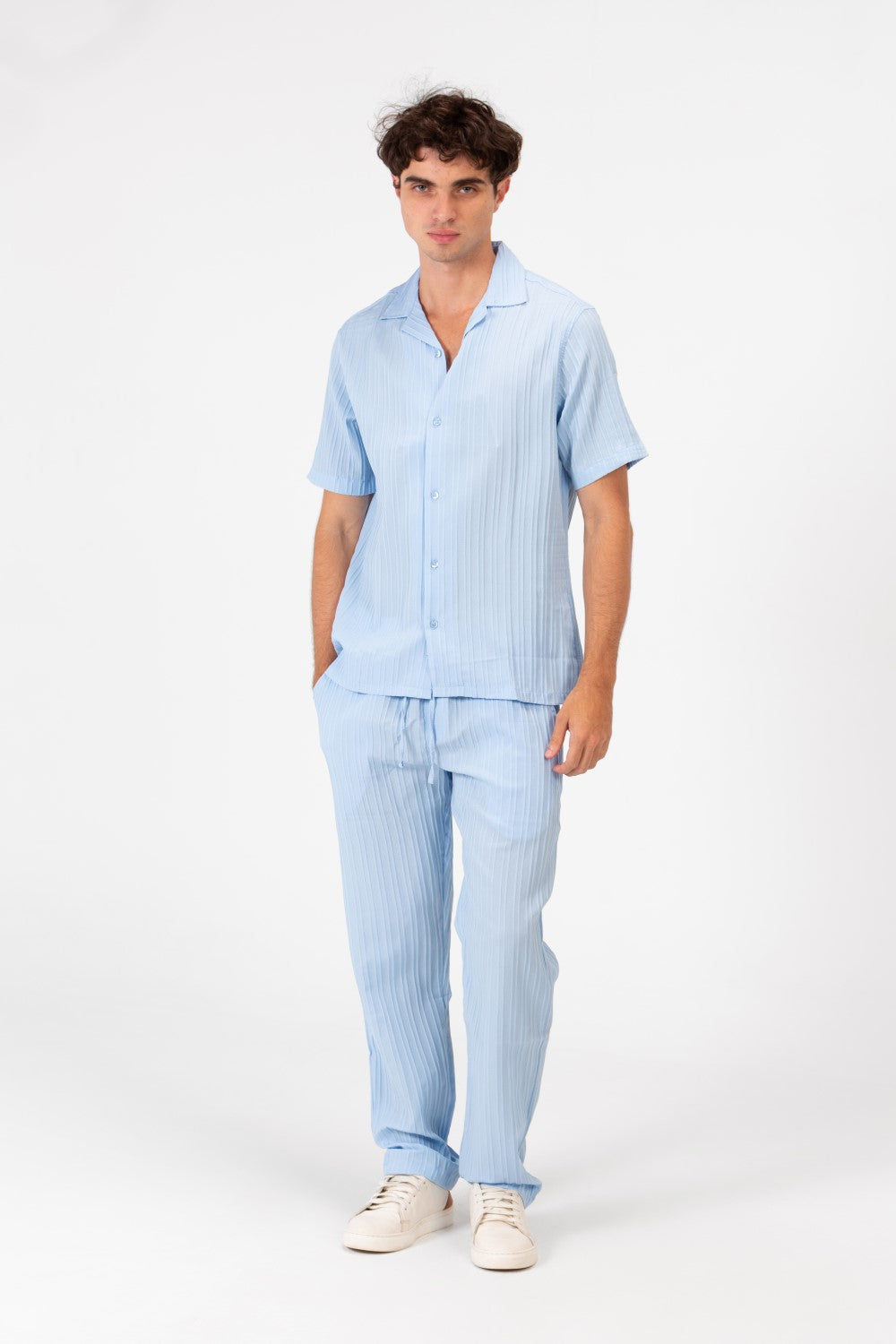 طقم ملابس رجالي من الكتان بقصّة Slim Fit قابل للتنفس، قميص وبنطال بأكمام قصيرة