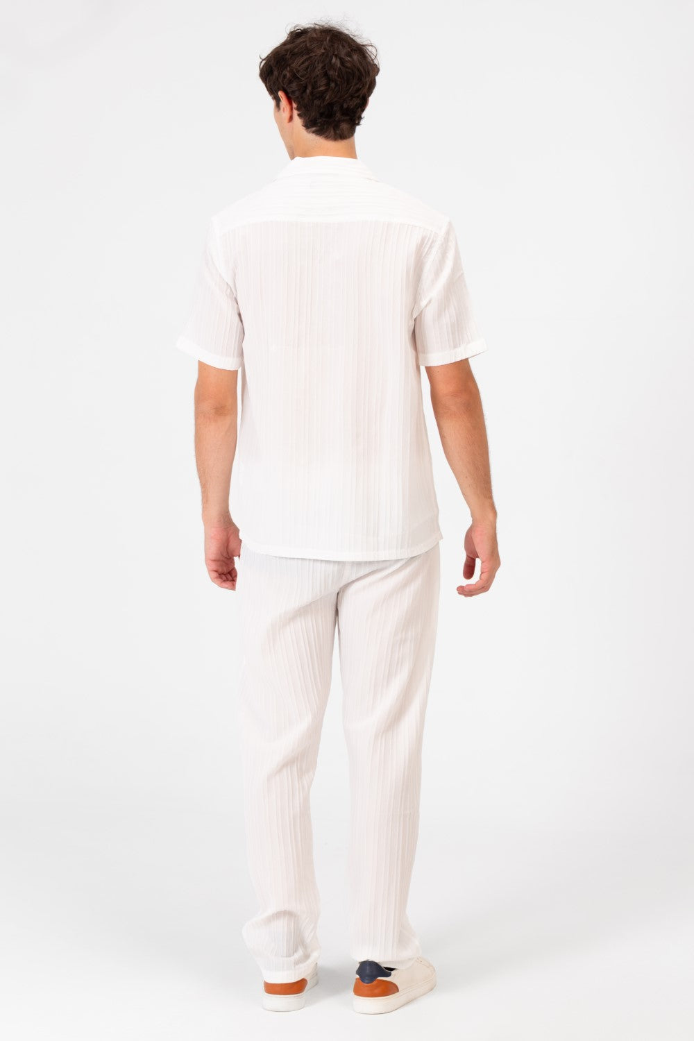 طقم ملابس رجالي من الكتان بقصّة Slim Fit قابل للتنفس، قميص وبنطال بأكمام قصيرة