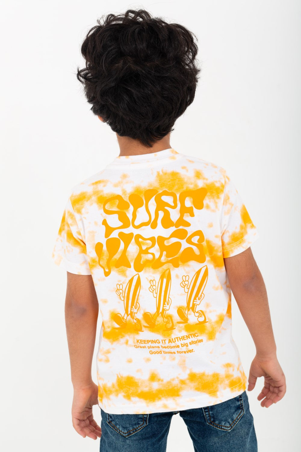 تي شيرت مطبوع للأولاد برقبة دائرية وأكمام قصيرة