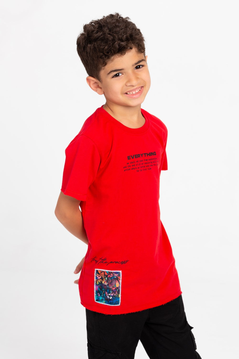 تي شيرت بأكمام قصيرة بطبعة جرافيكية للأولاد