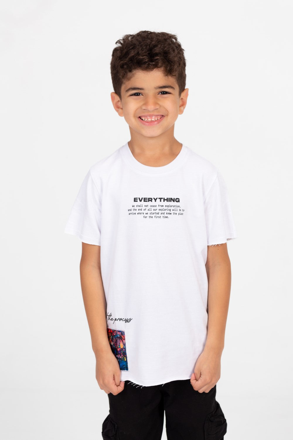 تي شيرت بأكمام قصيرة بطبعة جرافيكية للأولاد