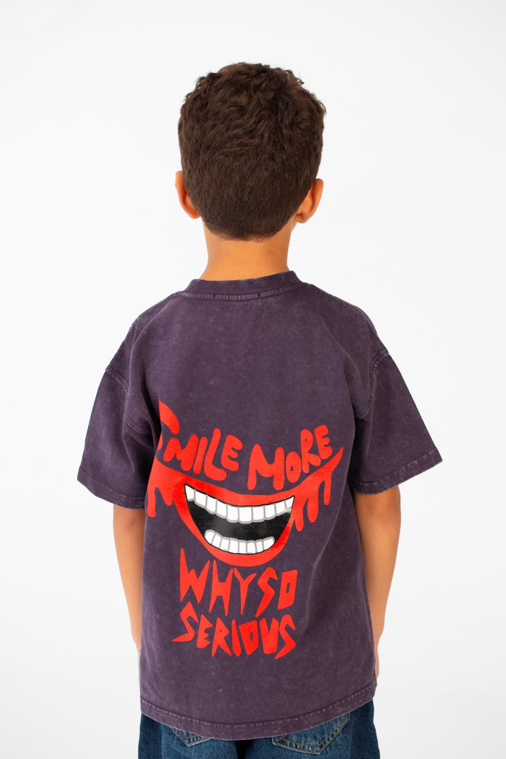 تي شيرت كبير الحجم مطبوع عليه نص مغسول للأولاد بأكمام قصيرة ورقبة دائرية