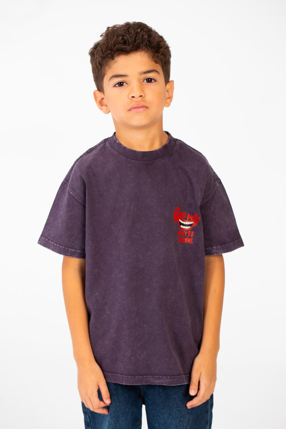 تي شيرت كبير الحجم مطبوع عليه نص مغسول للأولاد بأكمام قصيرة ورقبة دائرية