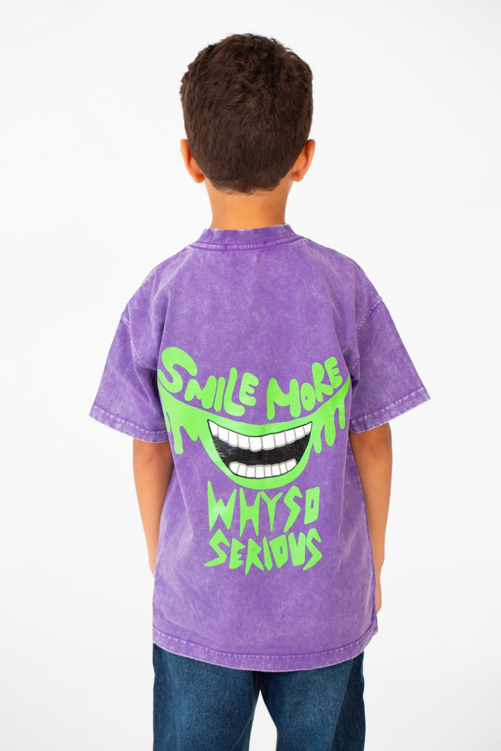 تي شيرت كبير الحجم مطبوع عليه نص مغسول للأولاد بأكمام قصيرة ورقبة دائرية