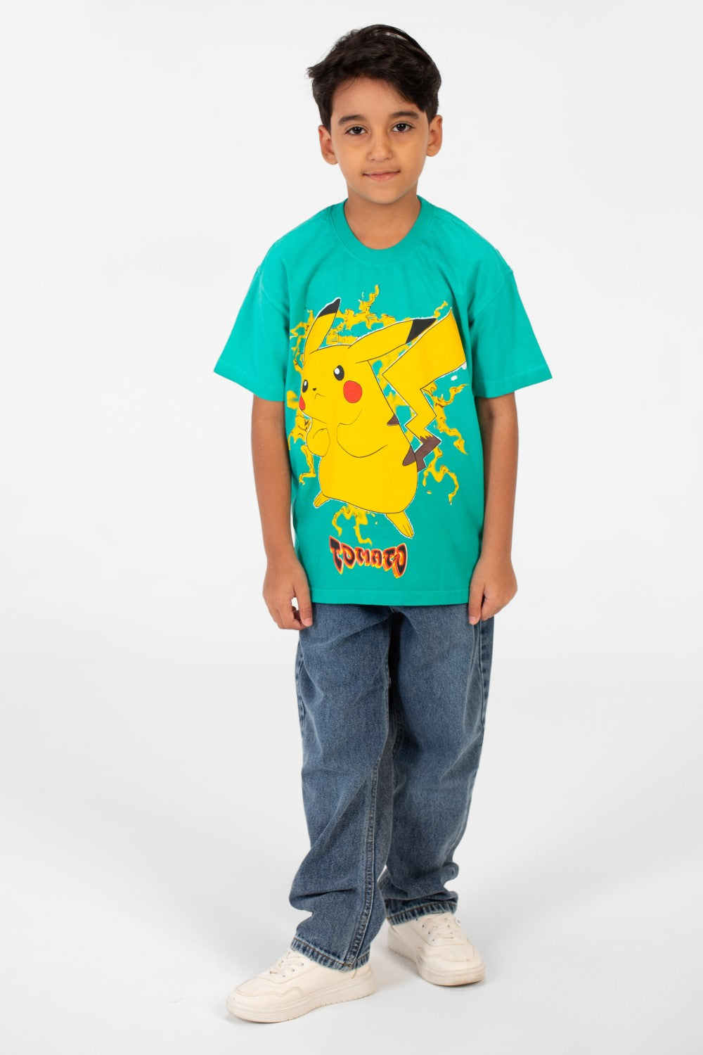 تي شيرت للأولاد بأكمام قصيرة ورقبة دائرية ومقاس كبير مع طبعة بيكاتشو أمامية