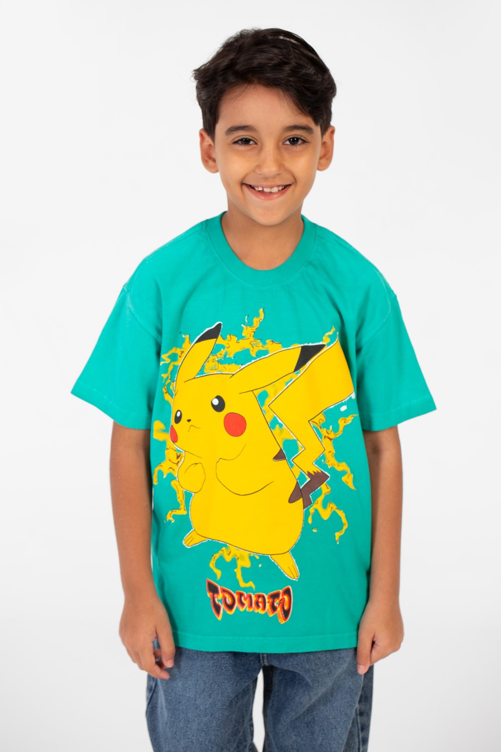 تي شيرت للأولاد بأكمام قصيرة ورقبة دائرية ومقاس كبير مع طبعة بيكاتشو أمامية