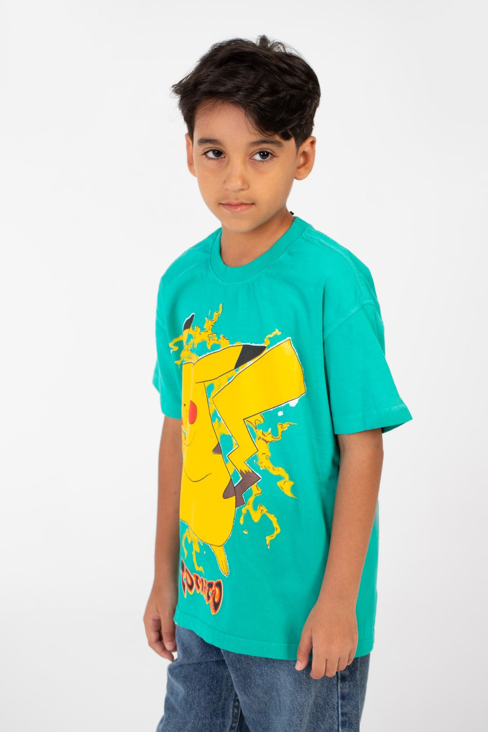 تي شيرت للأولاد بأكمام قصيرة ورقبة دائرية ومقاس كبير مع طبعة بيكاتشو أمامية