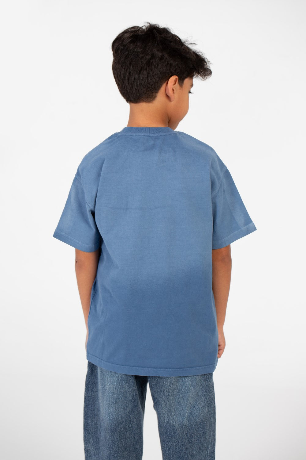 تي شيرت للأولاد بأكمام قصيرة ورقبة دائرية ومقاس كبير مع طبعة بيكاتشو أمامية