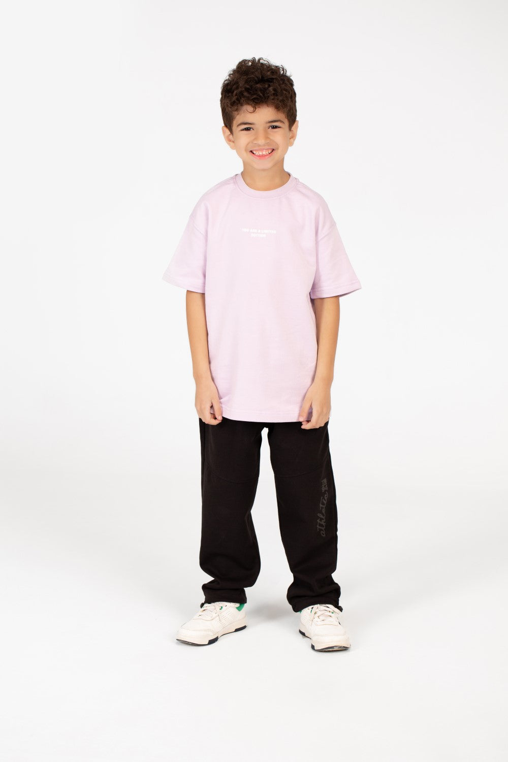 تي شيرت رجالي كبير الحجم بأكمام قصيرة وطبعة نصية