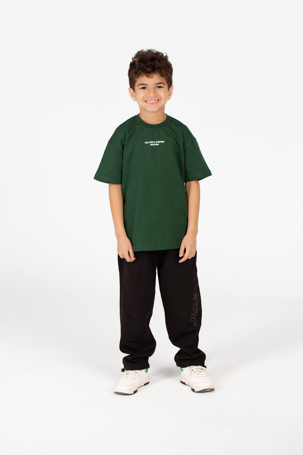 تي شيرت رجالي كبير الحجم بأكمام قصيرة وطبعة نصية