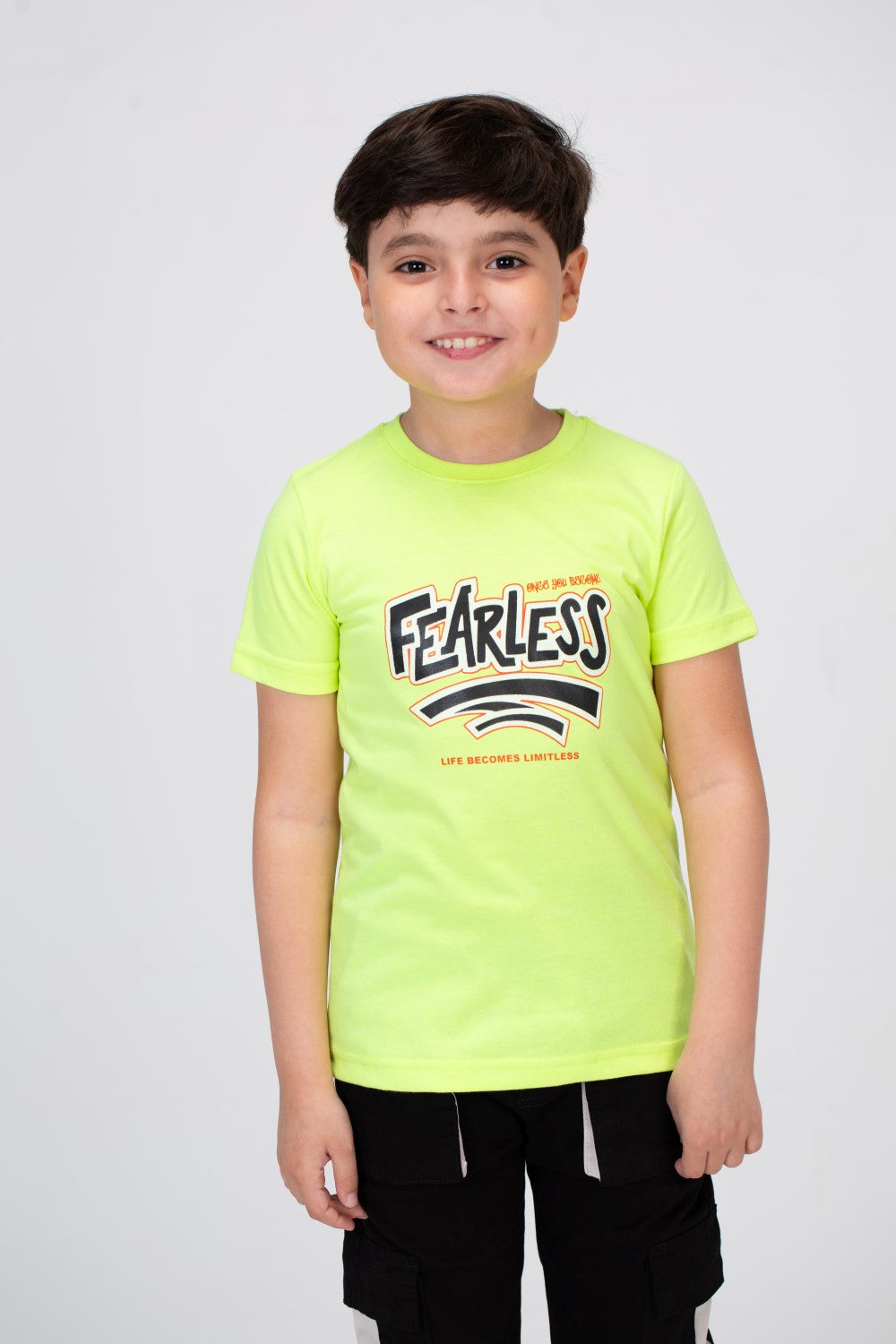 تي شيرت للأولاد بأكمام قصيرة وطبعة على الأمام والخلف