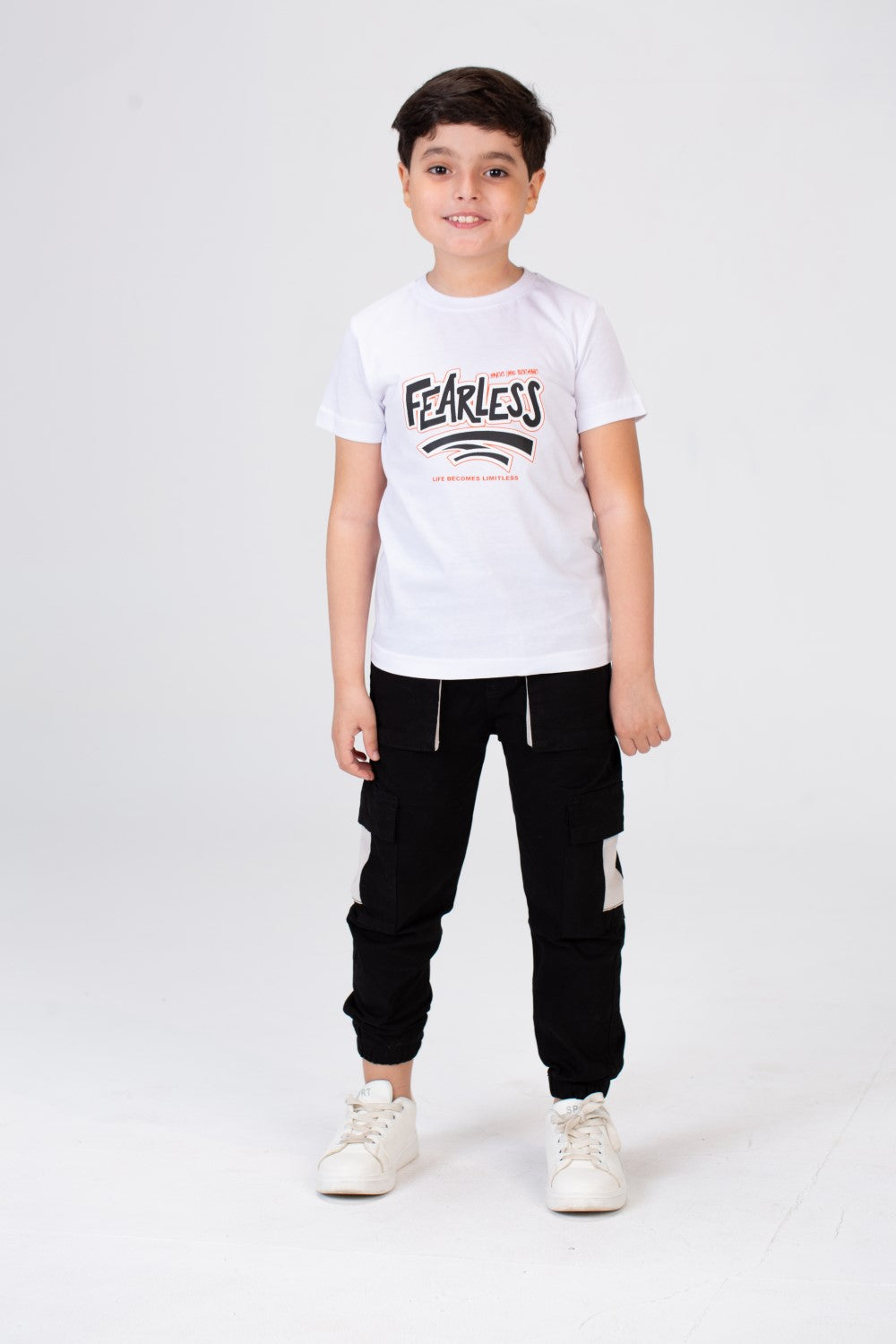تي شيرت للأولاد بأكمام قصيرة وطبعة على الأمام والخلف