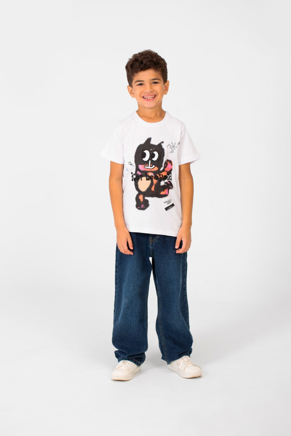 تي شيرت للأولاد بطبعة أمامية وأكمام قصيرة ورقبة دائرية